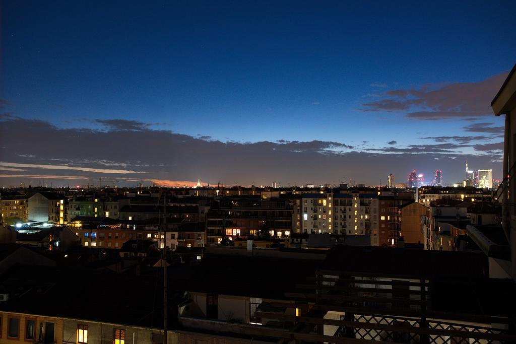 Milan Skyline Apartment In Citta Studi A 1 Minuto Dal Metro Con Terrazzo Wi-Fi E Netflix Buitenkant foto